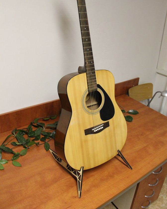 Support pour guitare acoustique en contreplaqué de pin découpé au laser