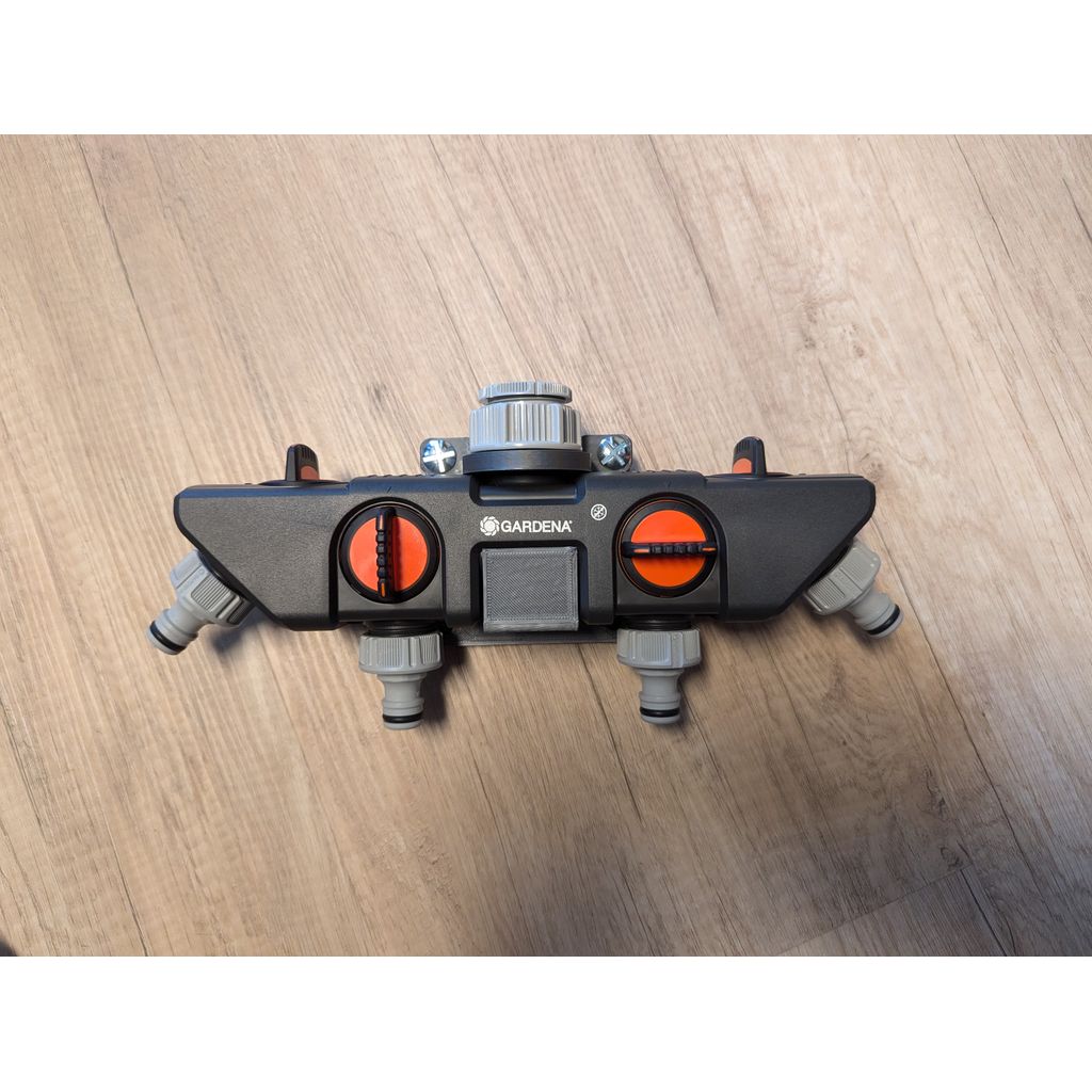 Distributeur 4 voies Gardena – support mural