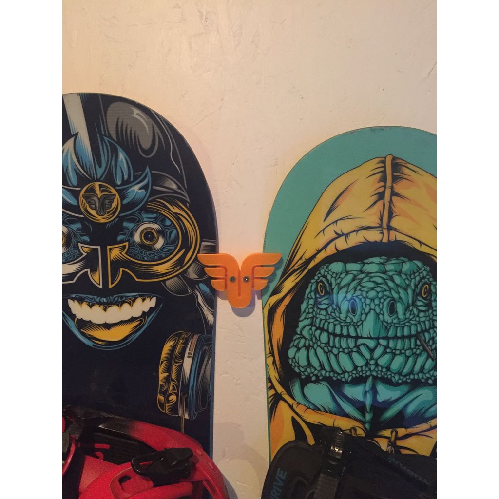 Support mural pour snowboard – présentoir vertical