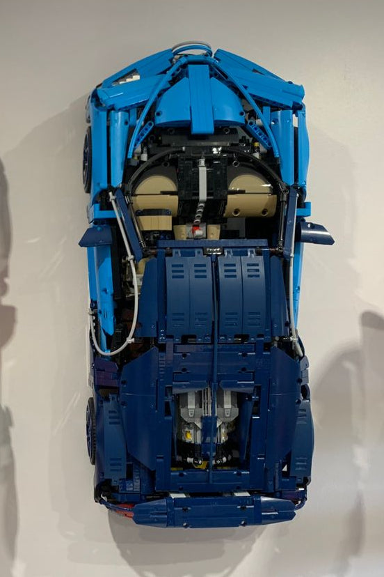 Support mural pour exposer la LEGO Bugatti Chiron 42083
