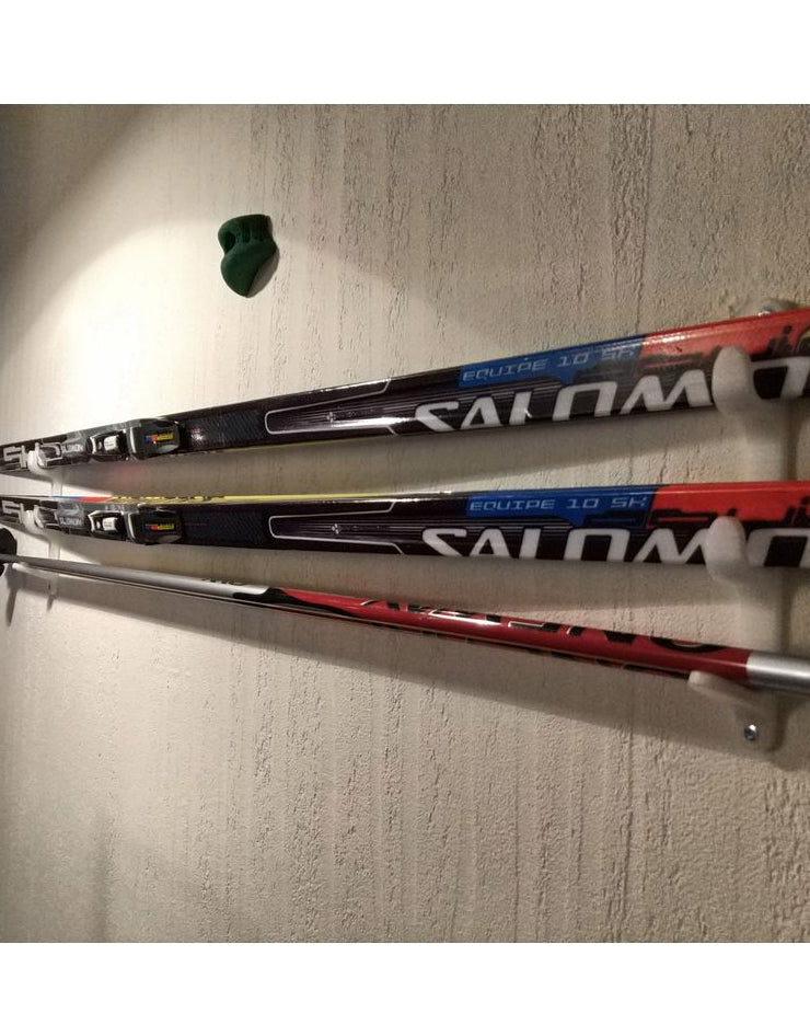 Support mural pour skis et bâtons de ski