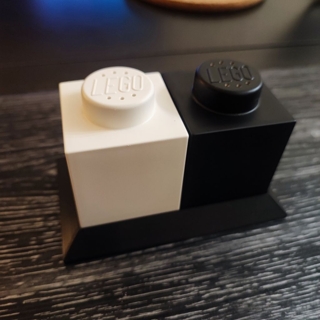 Support pour salière et poivrière LEGO