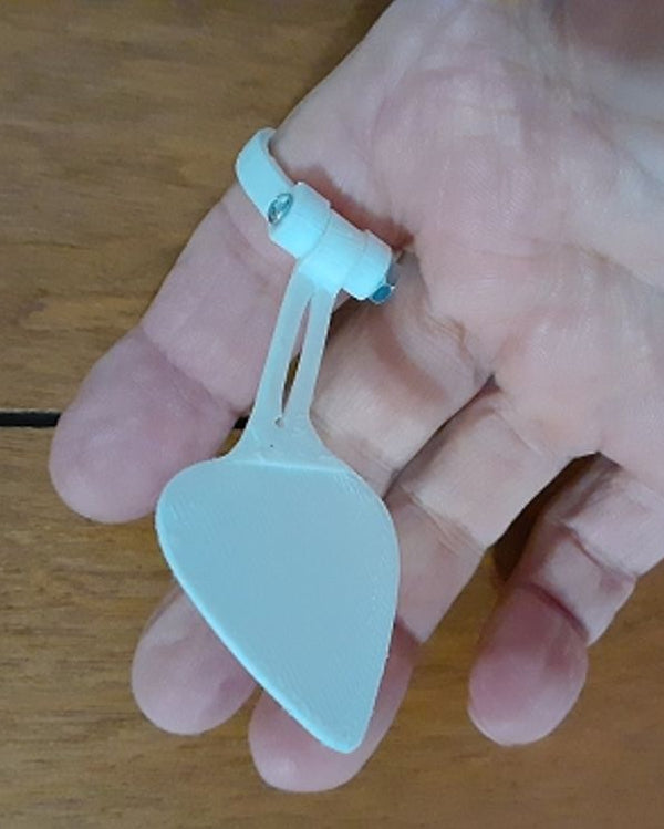 Médiator pliable pour basse – prêt pour le jeu aux doigts