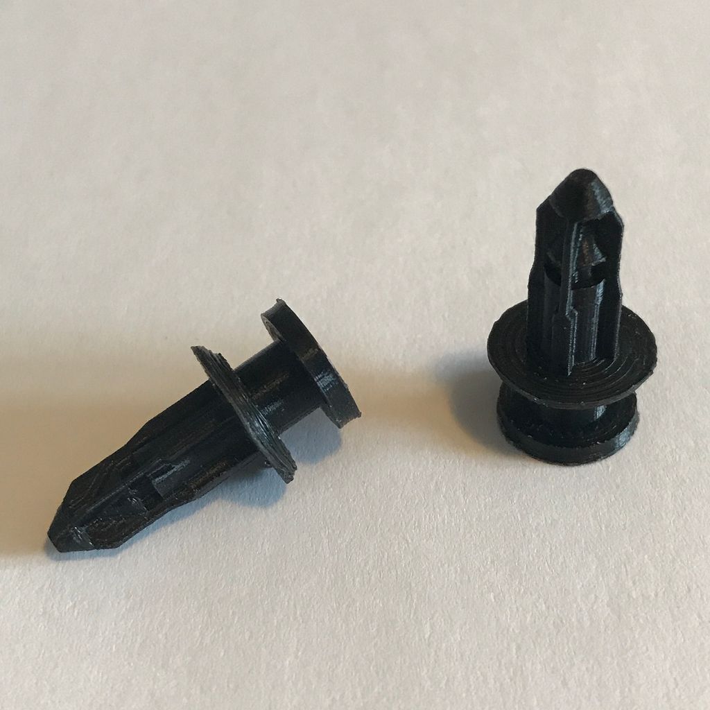 Rivet sans outil pour le panneau d'attelage de Tesla Model X