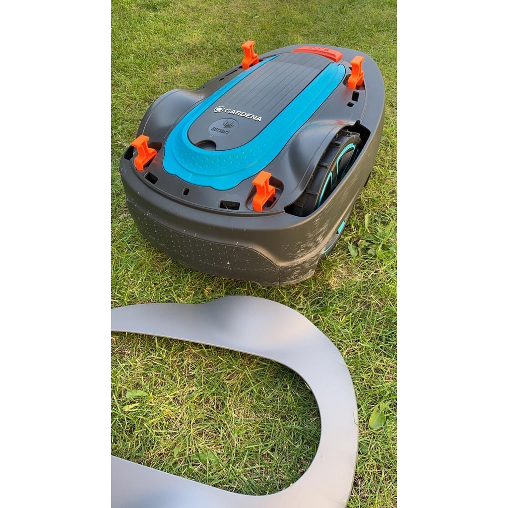 Outil d'ouverture du capot du robot tondeuse Gardena Sileno City