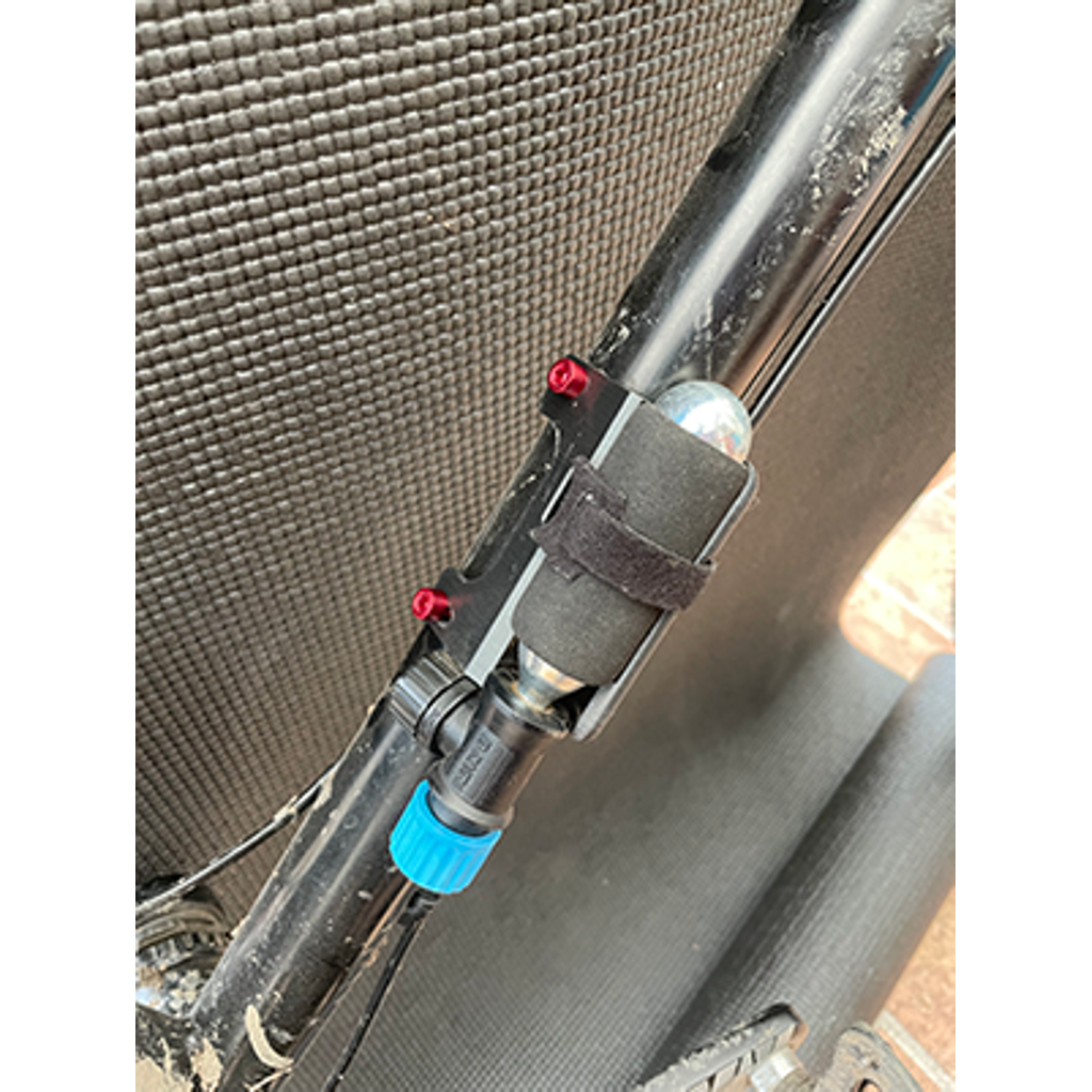 Support CO2 pour vélo – compatible avec le porte-bidon