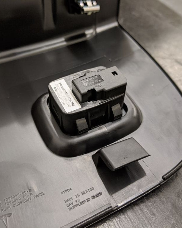 Cache pour bouton du frunk de Tesla Model 3 – évite les ouvertures accidentelles
