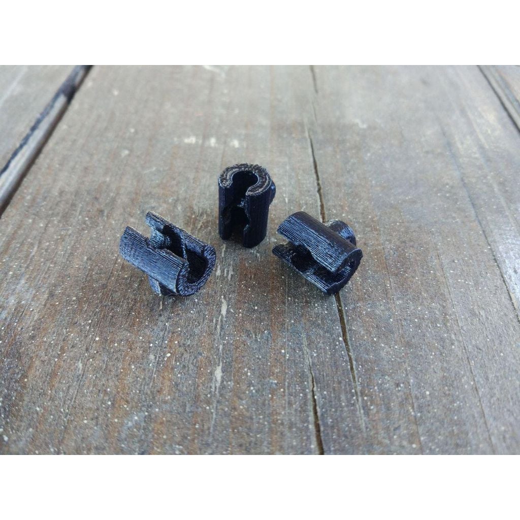 Pince pour câble de frein sur le cadre du vélo