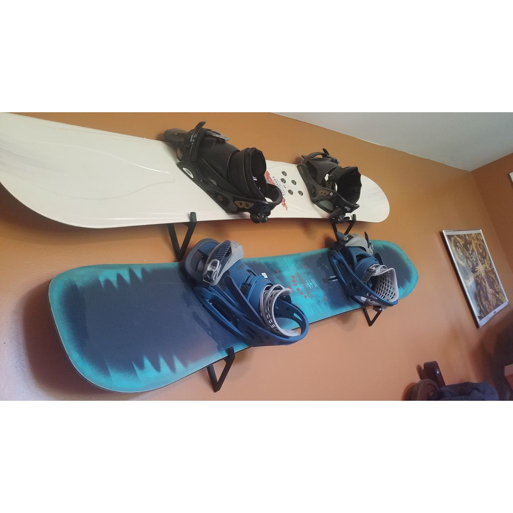 Support mural pour snowboard – une seule vis, prêt à fixer sur un poteau