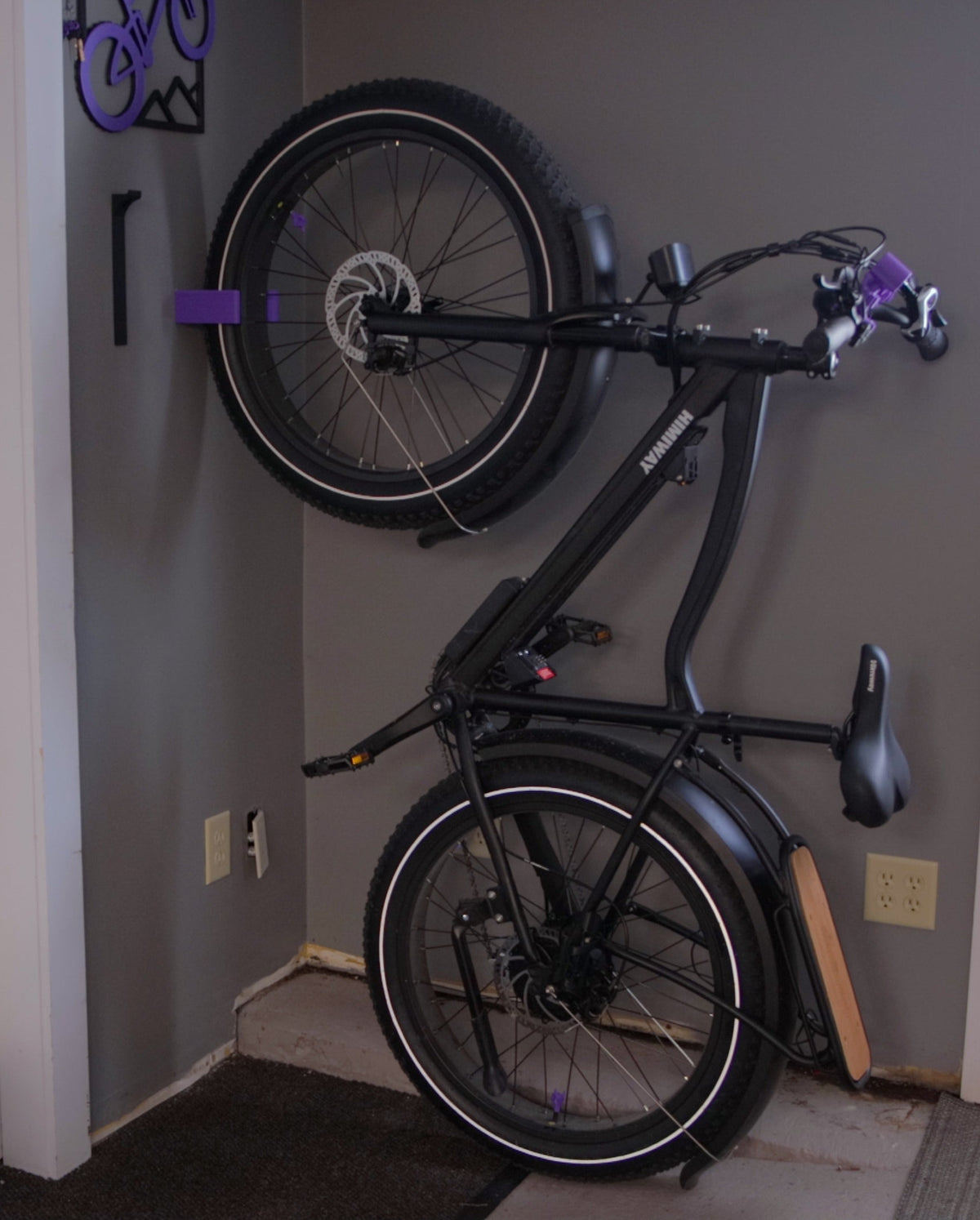 Clip mural vertical pour fatbike
